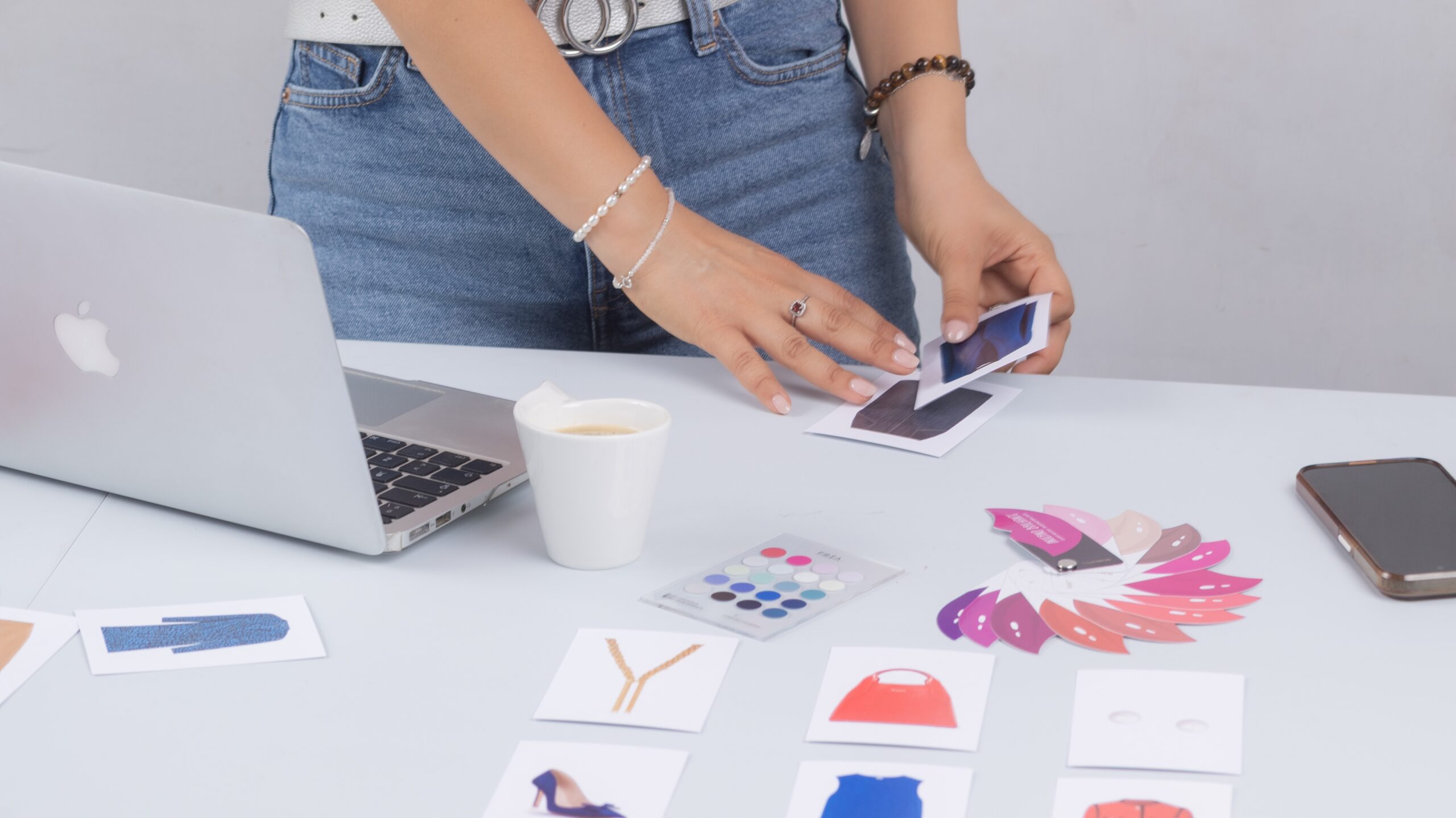 Especialización en estrategia de imagen y posicionamiento visual CC